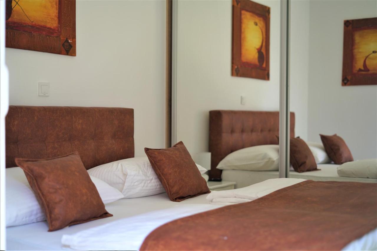 Villa M - Your Business & Holiday Apartment In Σίμπενικ Εξωτερικό φωτογραφία