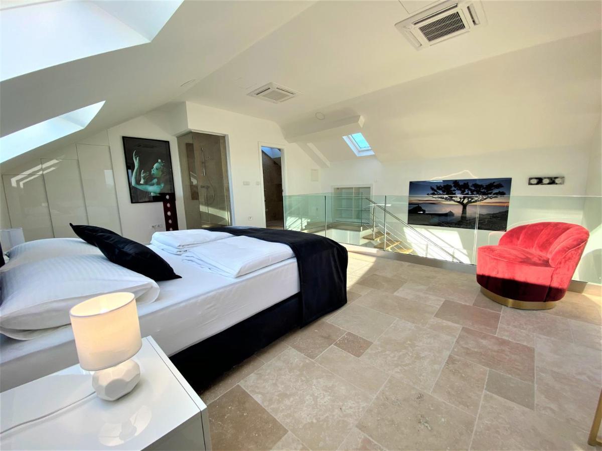Villa M - Your Business & Holiday Apartment In Σίμπενικ Εξωτερικό φωτογραφία
