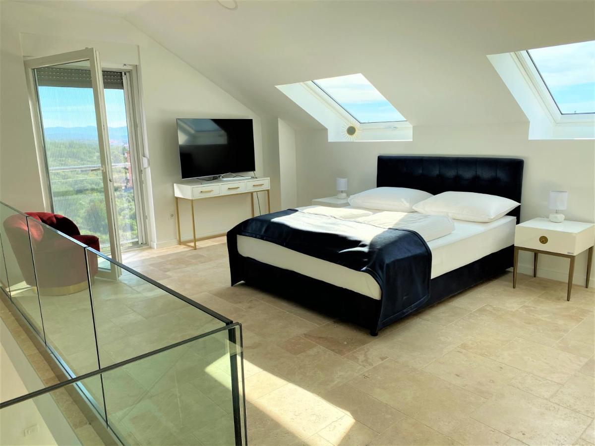 Villa M - Your Business & Holiday Apartment In Σίμπενικ Εξωτερικό φωτογραφία