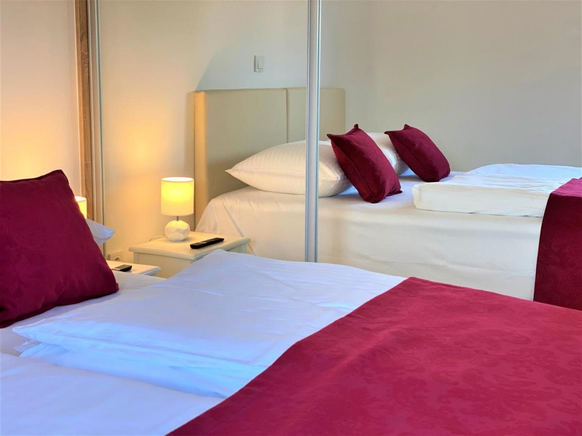 Villa M - Your Business & Holiday Apartment In Σίμπενικ Εξωτερικό φωτογραφία