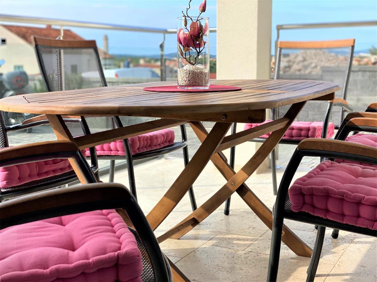 Villa M - Your Business & Holiday Apartment In Σίμπενικ Εξωτερικό φωτογραφία