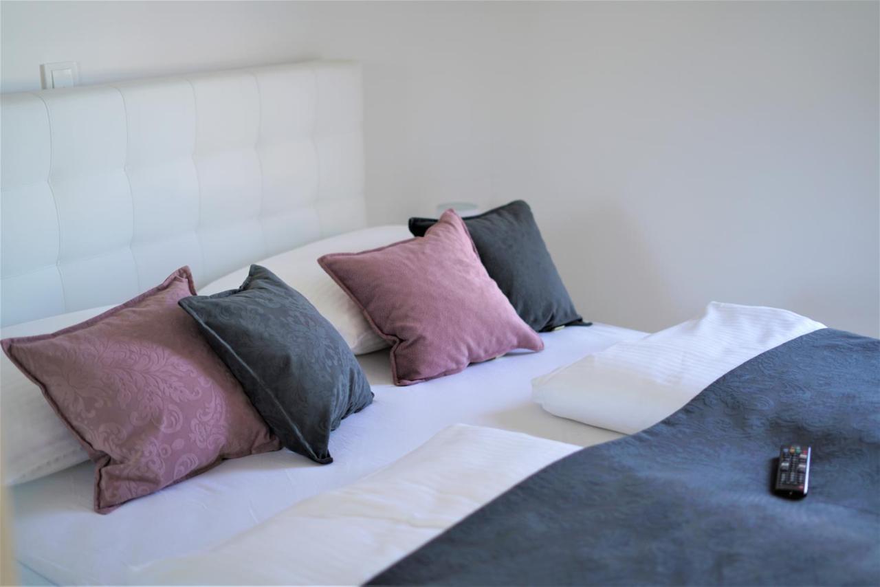 Villa M - Your Business & Holiday Apartment In Σίμπενικ Εξωτερικό φωτογραφία