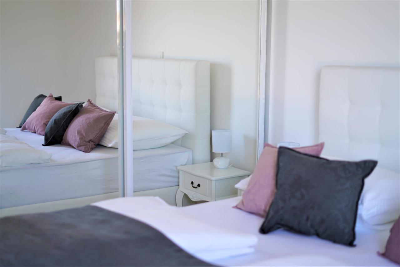 Villa M - Your Business & Holiday Apartment In Σίμπενικ Εξωτερικό φωτογραφία