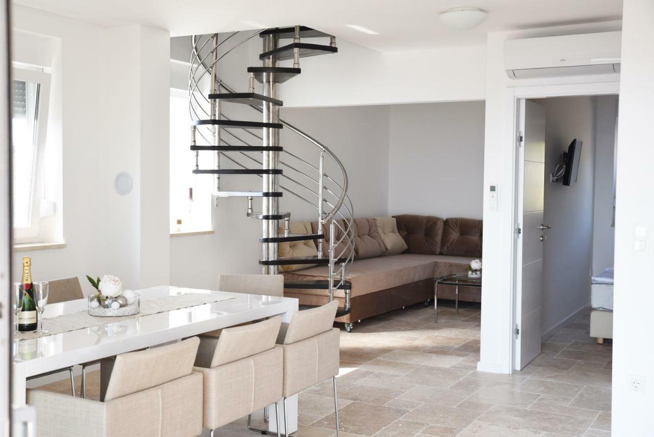 Villa M - Your Business & Holiday Apartment In Σίμπενικ Εξωτερικό φωτογραφία