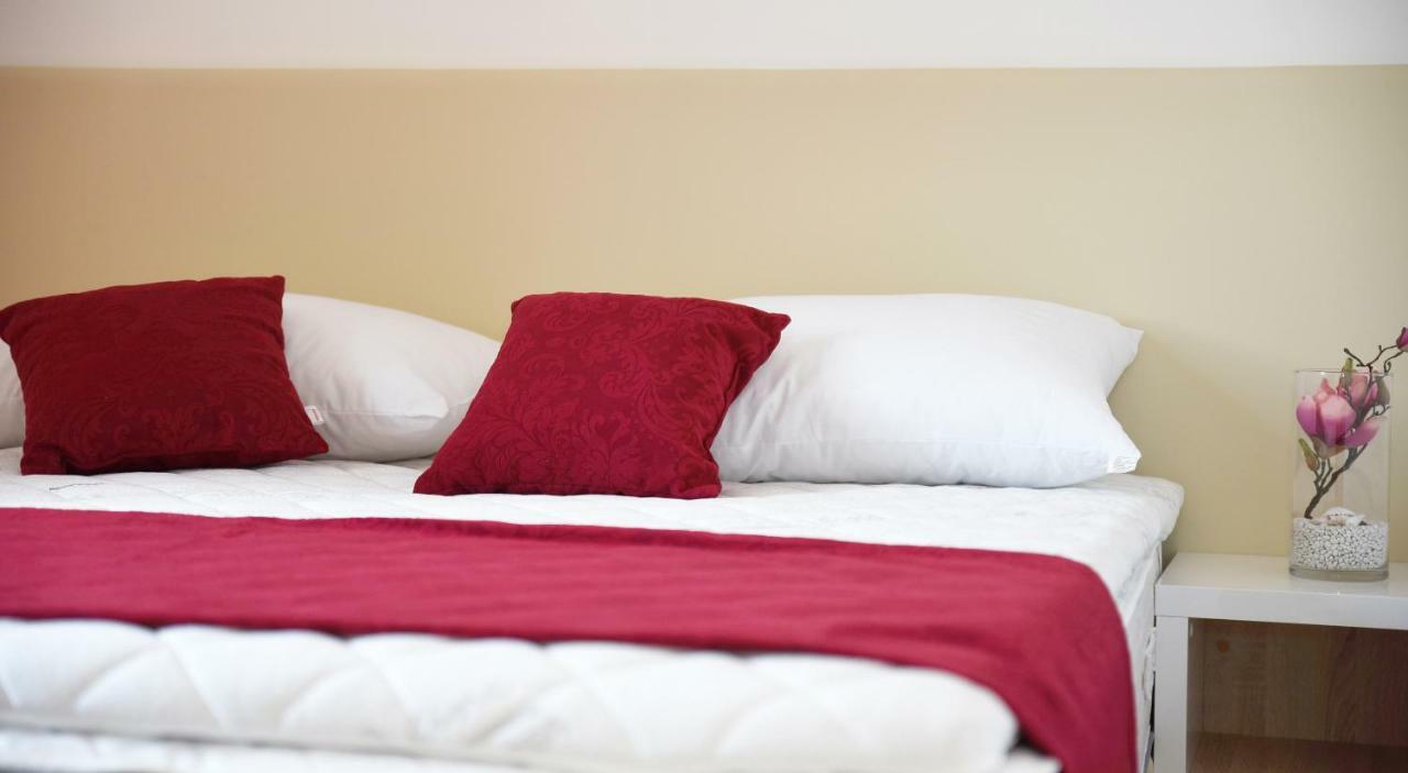 Villa M - Your Business & Holiday Apartment In Σίμπενικ Εξωτερικό φωτογραφία