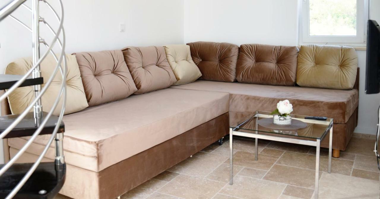 Villa M - Your Business & Holiday Apartment In Σίμπενικ Εξωτερικό φωτογραφία