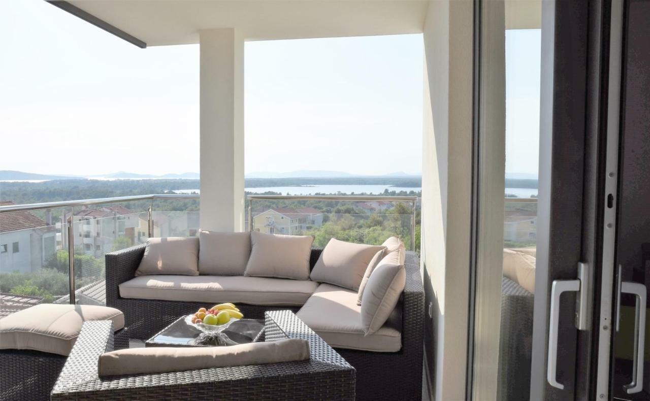 Villa M - Your Business & Holiday Apartment In Σίμπενικ Εξωτερικό φωτογραφία